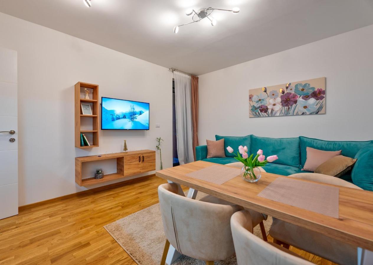 Let's Hide Apartment *